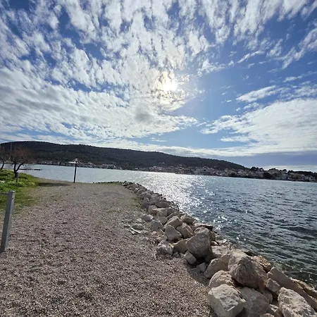 Lily With A Spectacular Wiew * 빌리제