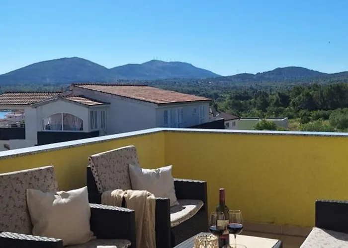 Lily With A Spectacular Wiew 아파트