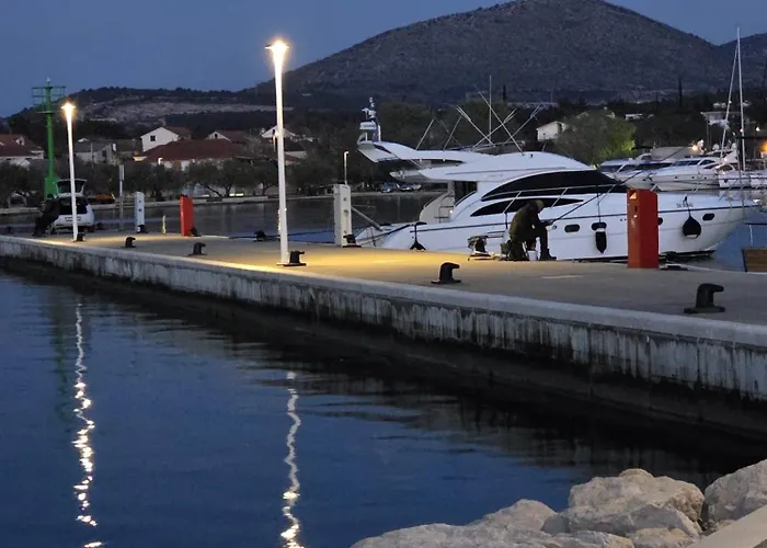 Lily With A Spectacular Wiew 아파트 *